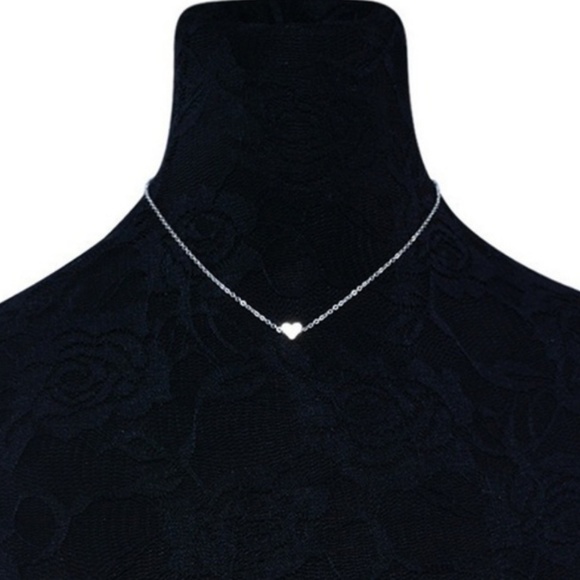 Gold/Silver Dainty Heart Necklace - Picture 3 of 4